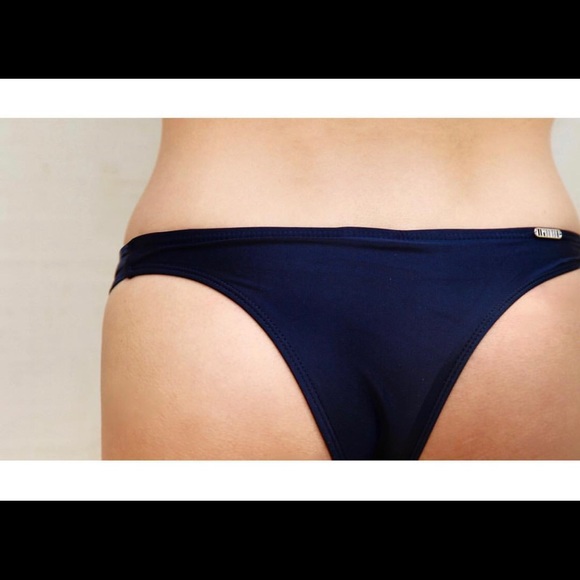 Bikini set - Picture 2 of 2